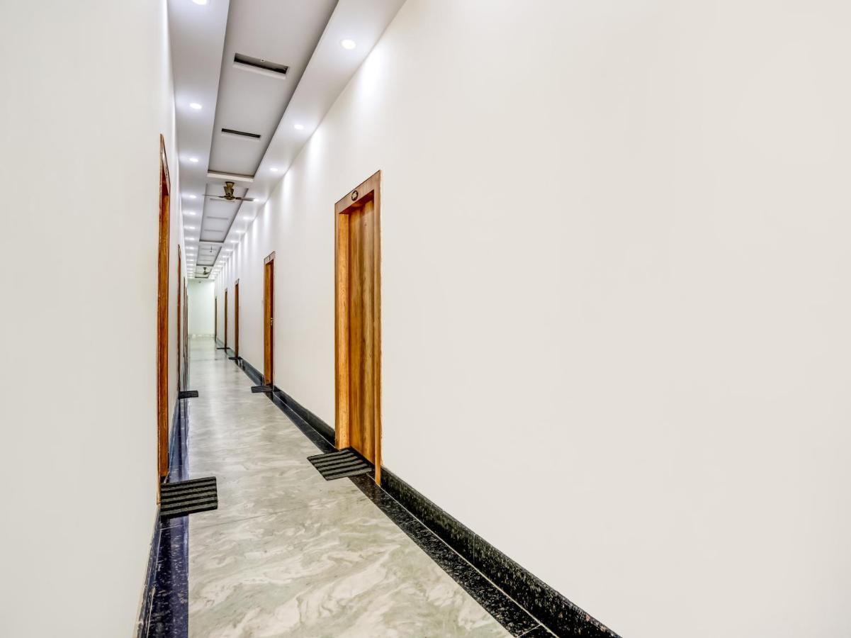 Oyo 75850 Vishwanath Guest House Benares Buitenkant foto